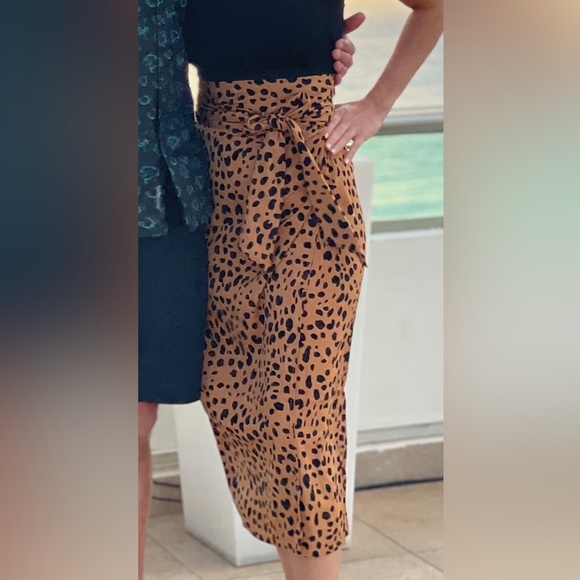 Lulus Dresses & Skirts - Lulu’s Wrap Skirt Size Small